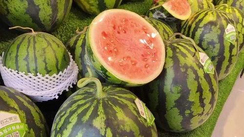 沭阳男网红吃瓜事件,网络舆论场再掀波澜