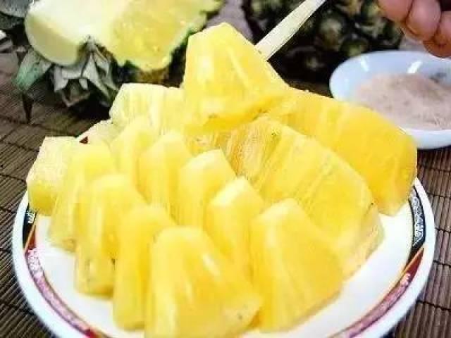 台湾菠萝酱网红吃瓜视频,吃瓜群众直呼过瘾！