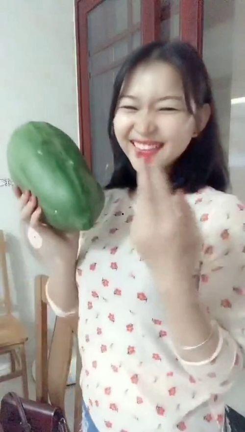 晨曦姐姐吃瓜网