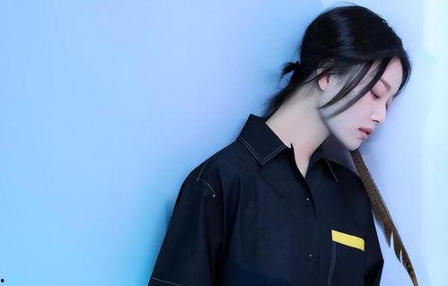 广东网红女吃瓜是谁,揭秘网络红人的瓜田传奇”